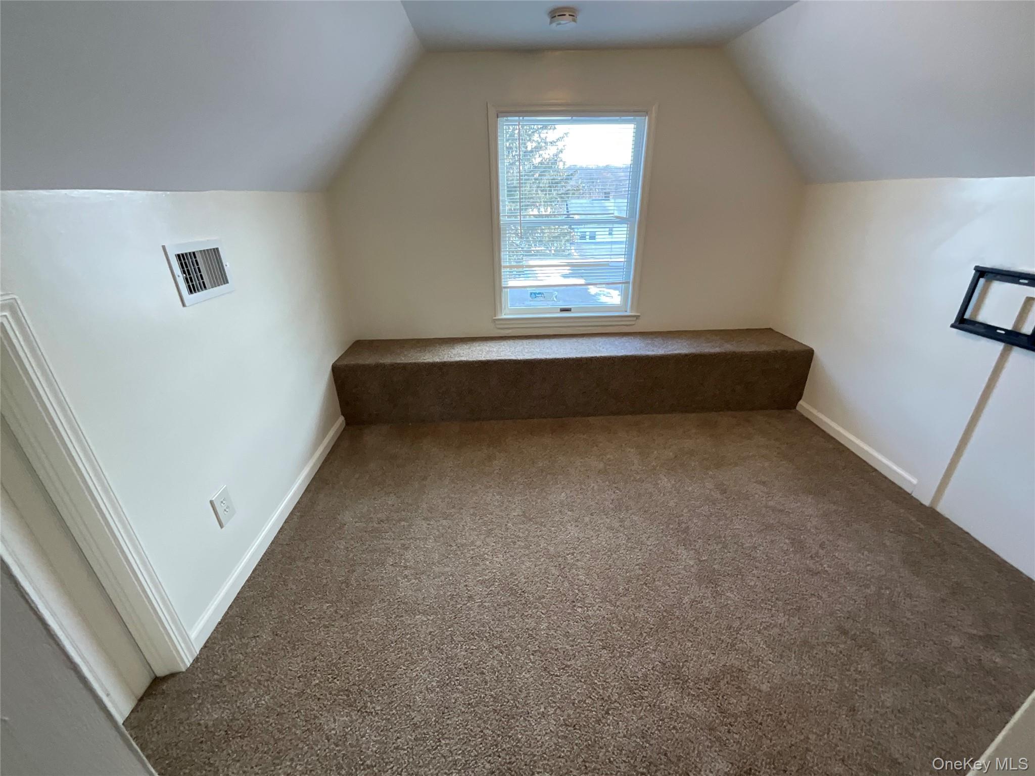 #8 photo, 32 Prairie Avenue, Suffern , NY 10901