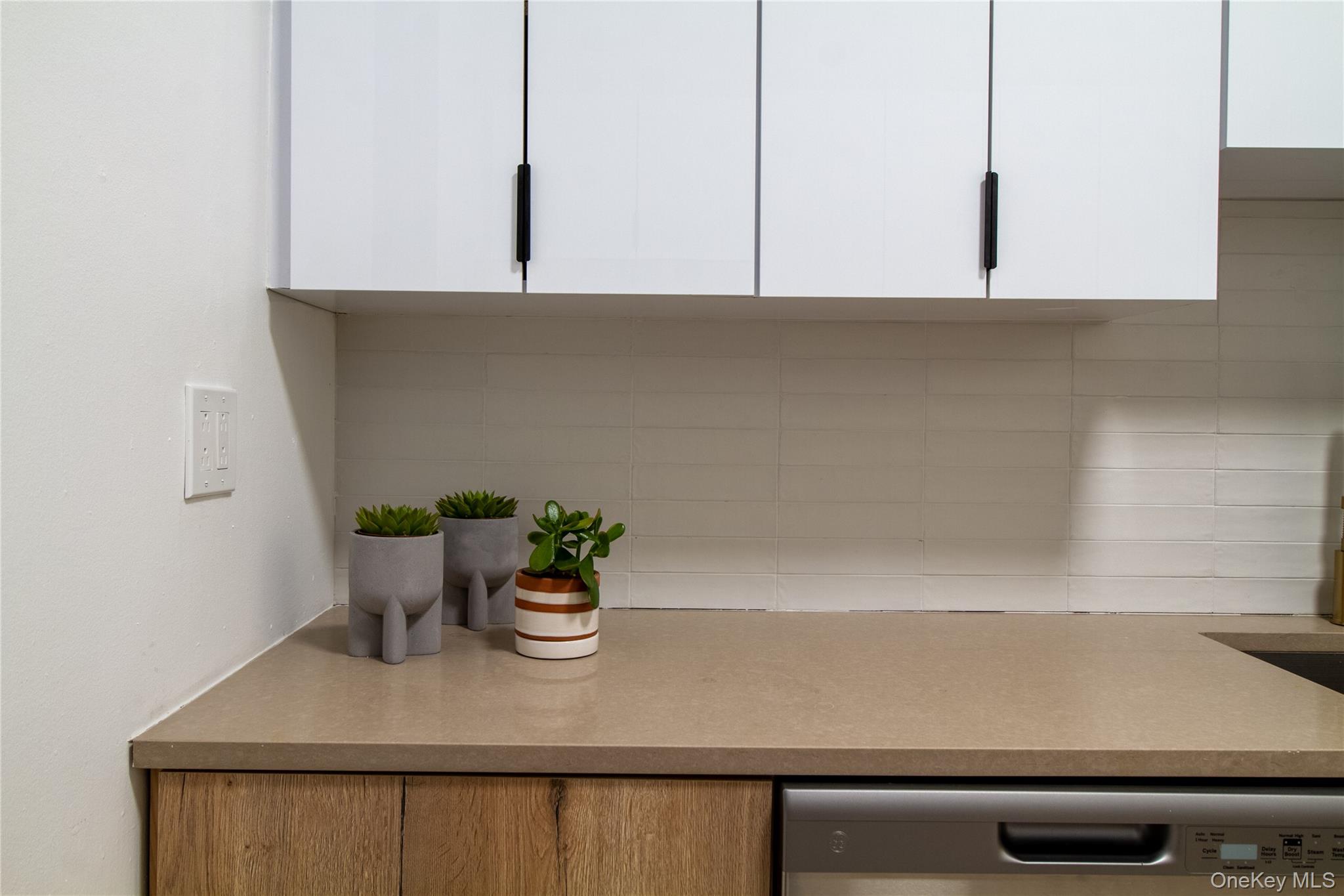 #7 photo, 407 Central Park, New York (Manhattan) , NY 10025