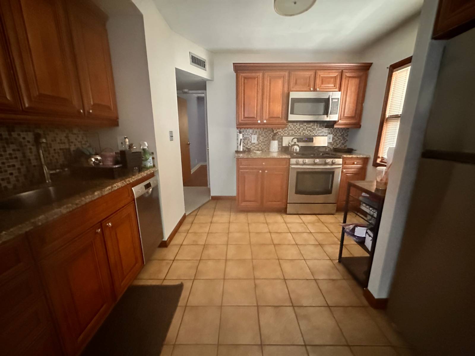 #11 photo, 551 Emerson, Uniondale , NY 11553