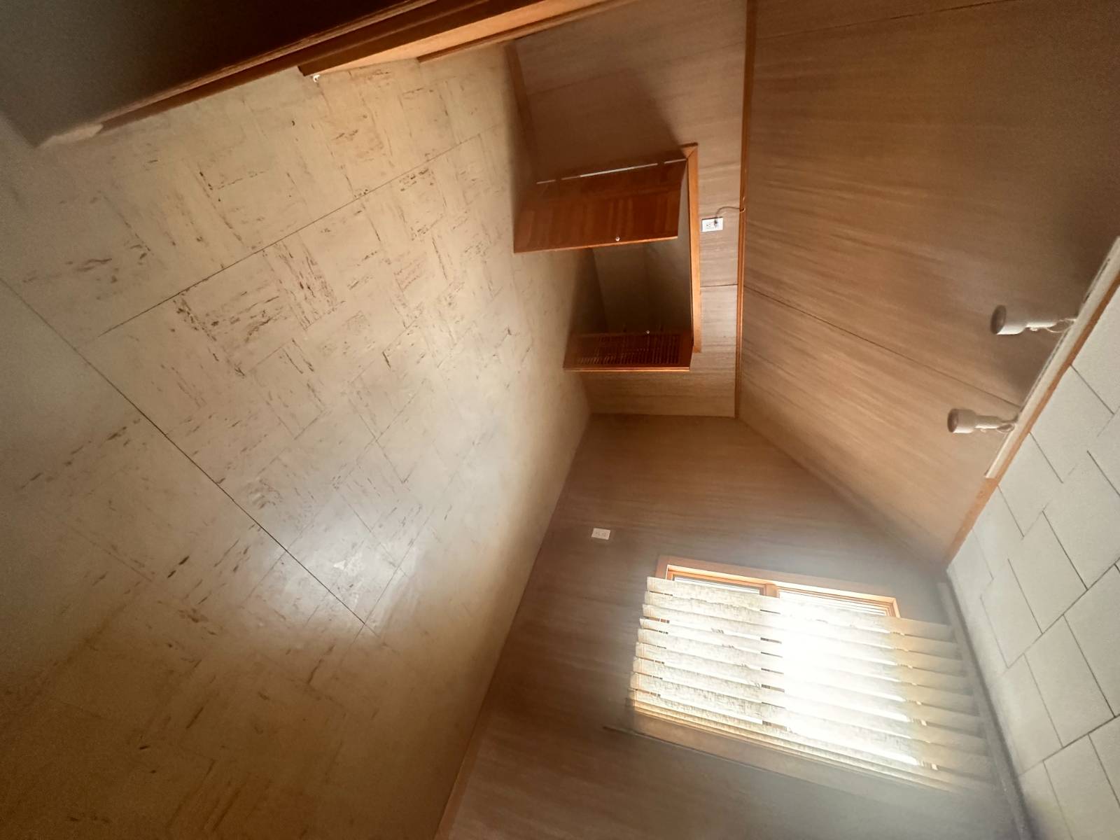 #3 photo, 551 Emerson, Uniondale , NY 11553