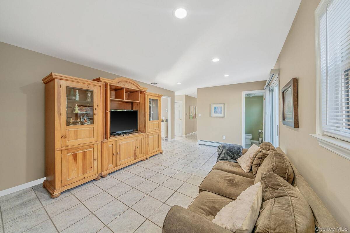 #14 photo, 3 Mount Marcy Avenue, Farmingville , NY 11738