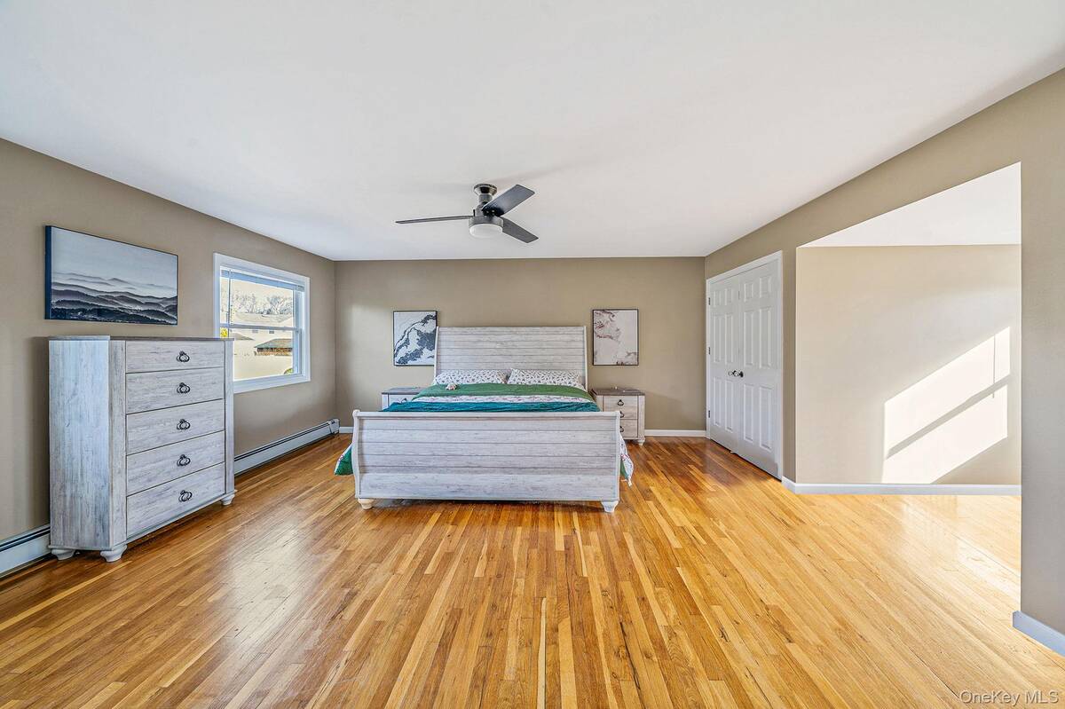 #19 photo, 3 Mount Marcy Avenue, Farmingville , NY 11738