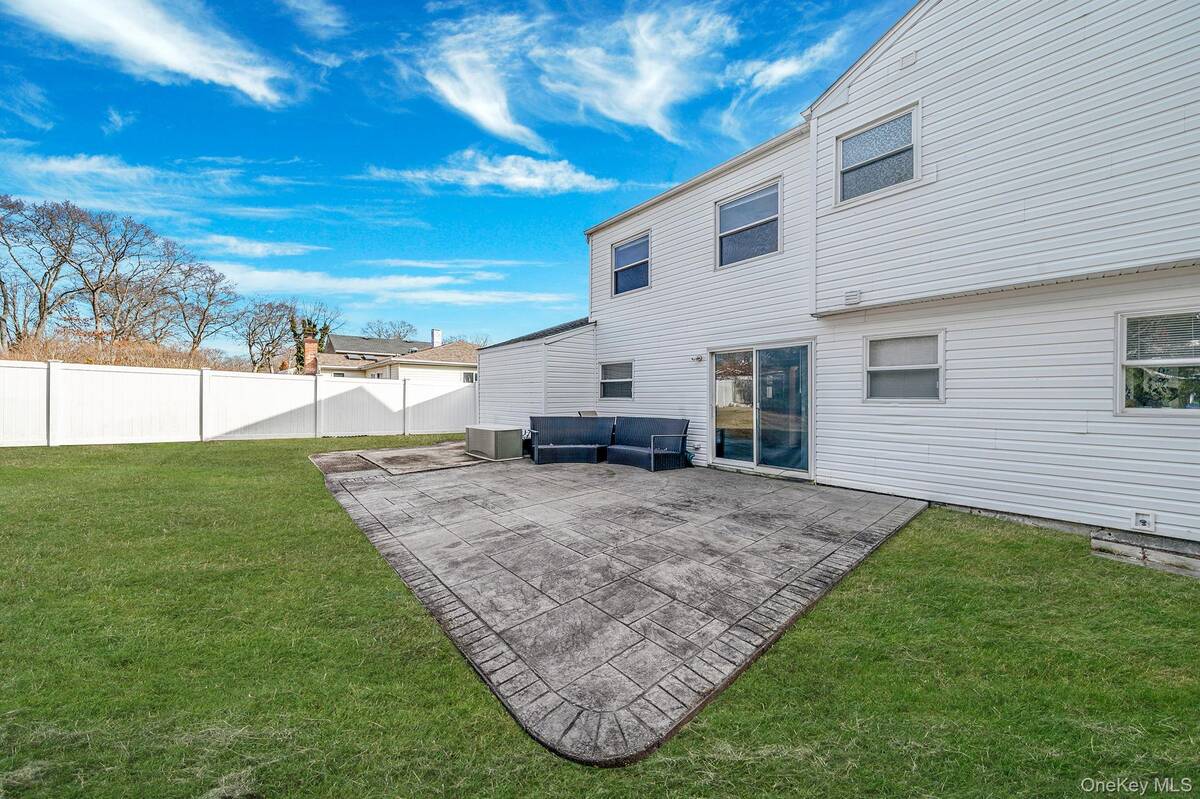 #25 photo, 3 Mount Marcy Avenue, Farmingville , NY 11738