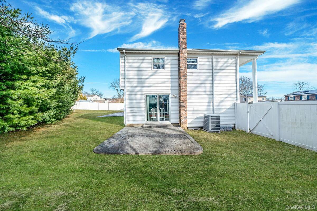 #28 photo, 3 Mount Marcy Avenue, Farmingville , NY 11738