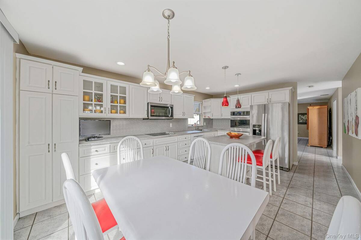 #7 photo, 3 Mount Marcy Avenue, Farmingville , NY 11738