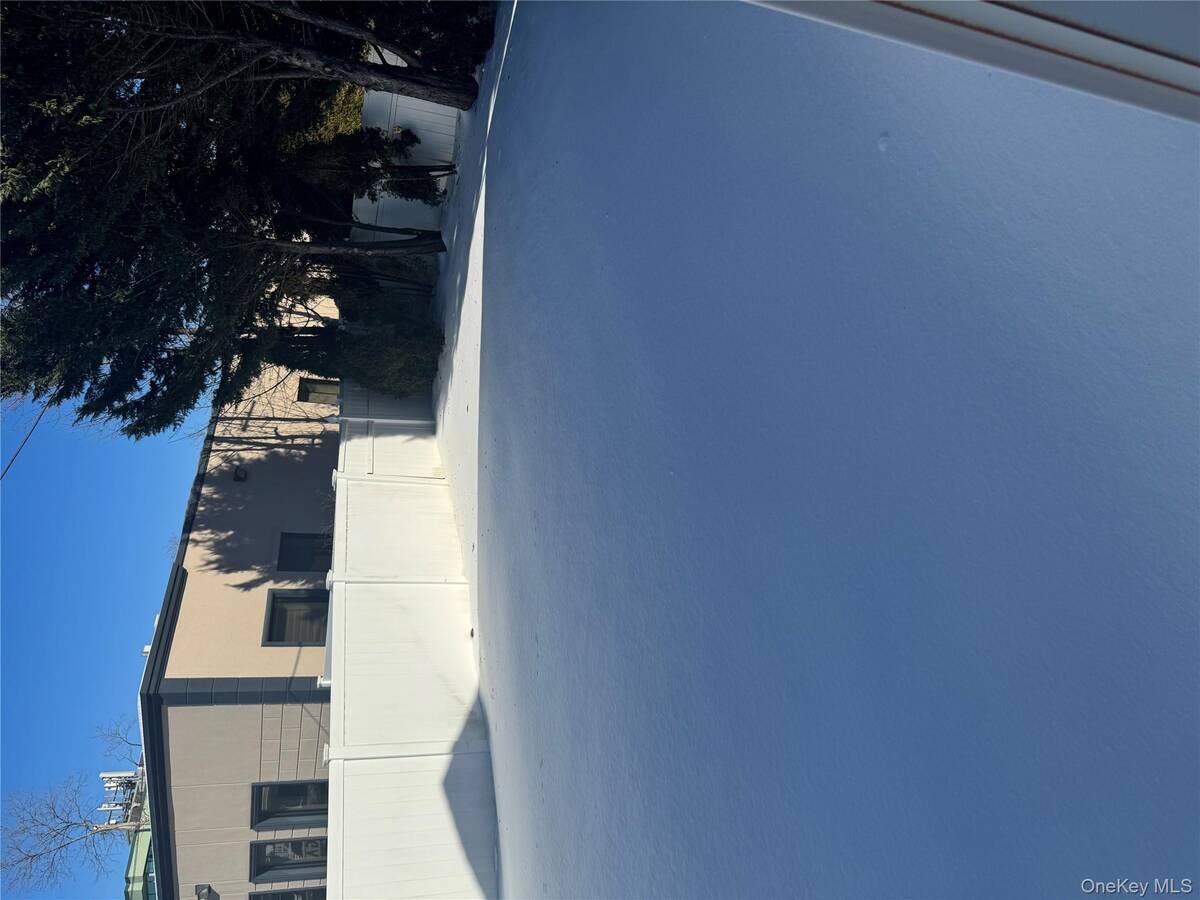 #7 photo, 1 Arrowood Lane, Melville , NY 11747