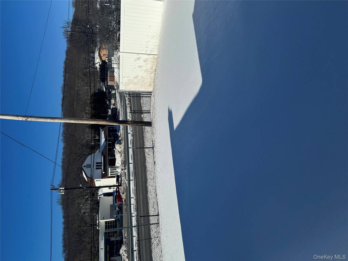 #8 photo, 1 Arrowood Lane, Melville , NY 11747