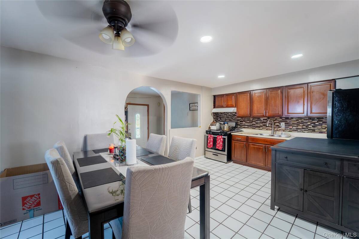 #10 photo, 9 Patton Street, Brentwood , NY 11717