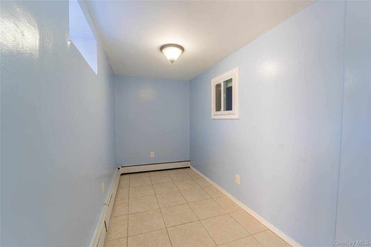 #17 photo, 9 Patton Street, Brentwood , NY 11717