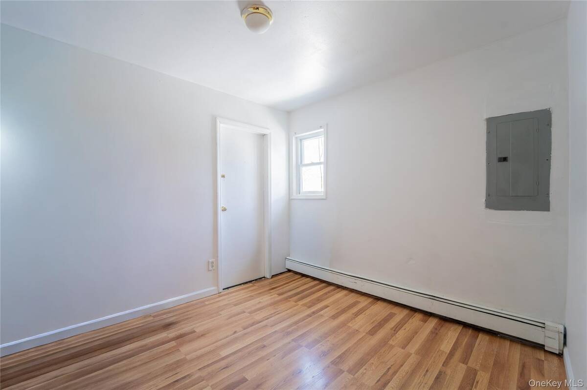 #7 photo, 9 Patton Street, Brentwood , NY 11717