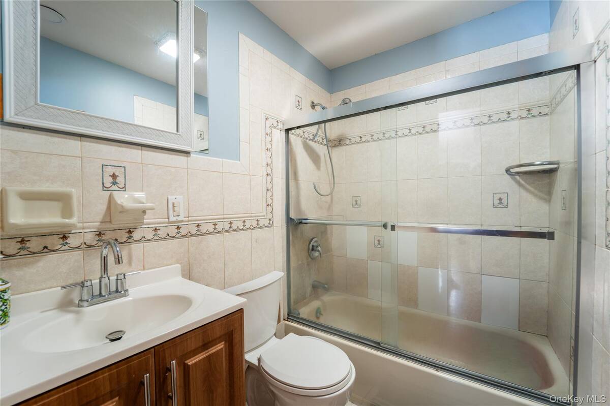 #8 photo, 9 Patton Street, Brentwood , NY 11717