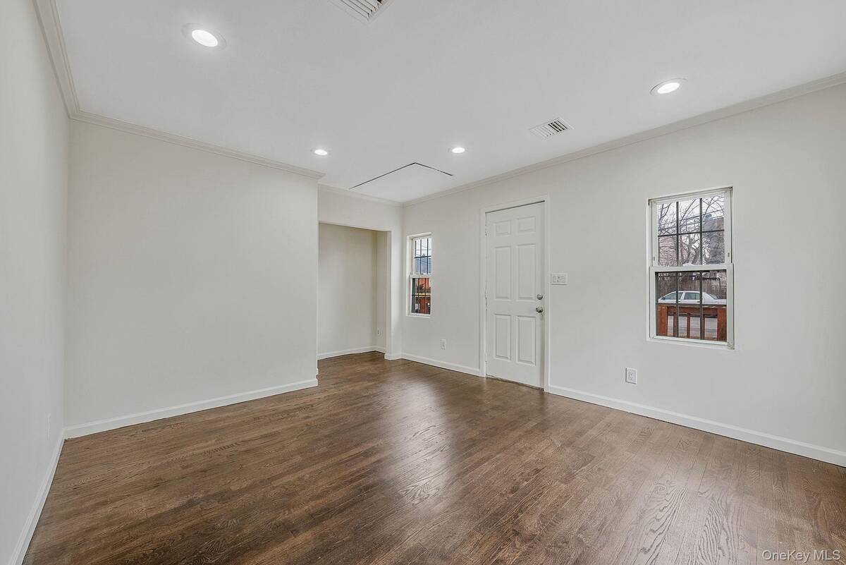 #4 photo, 3014 Western Boulevard, Baldwin , NY 11510