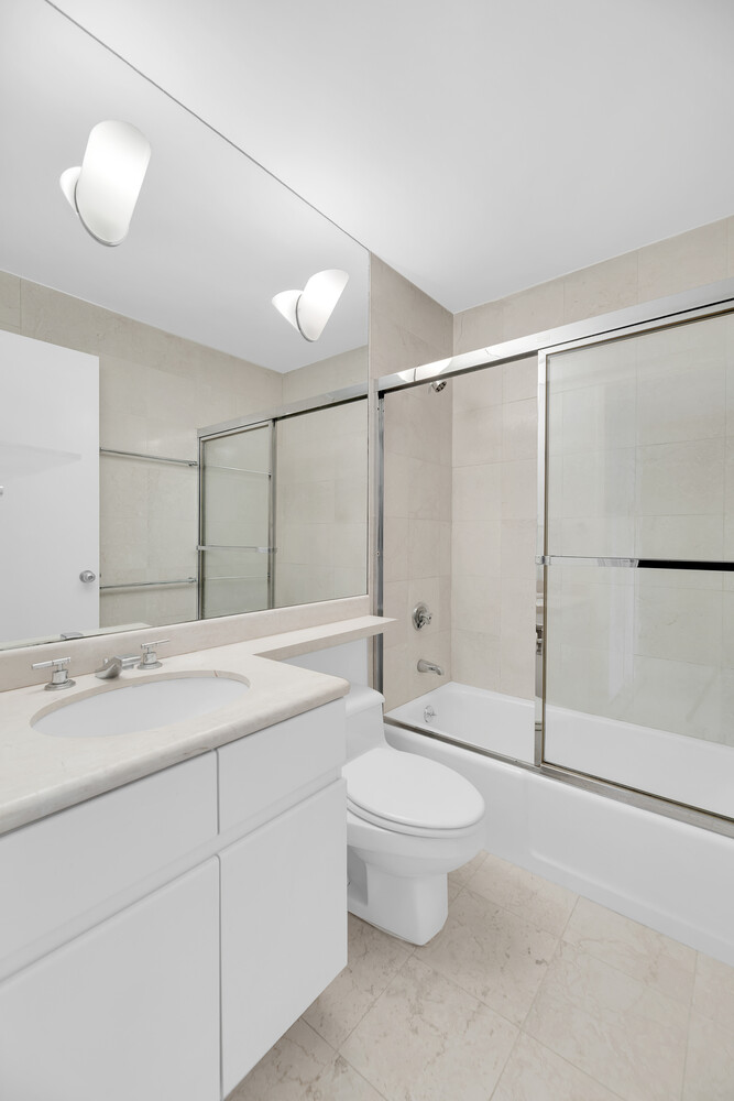 #11 photo, 270 W 17TH Street, Chelsea , NY 10011