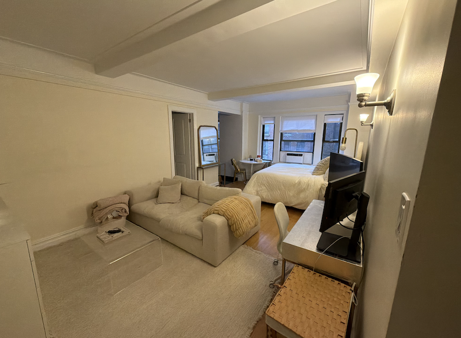 #1 photo, 35 Christopher Street, Greenwich Village , NY 10014