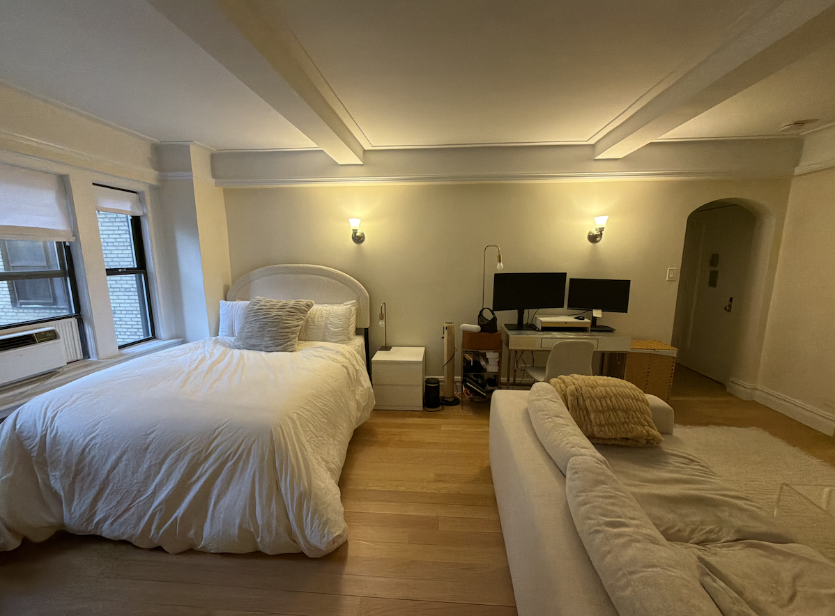 #4 photo, 35 Christopher Street, Greenwich Village , NY 10014