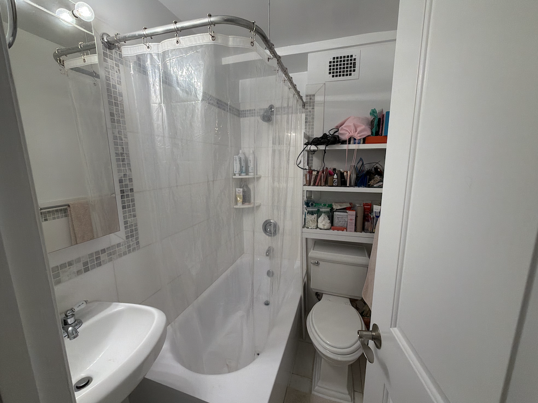 #6 photo, 35 Christopher Street, Greenwich Village , NY 10014