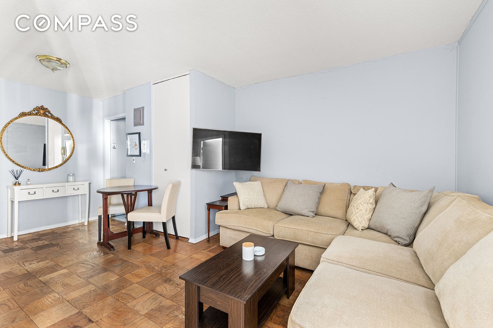 #4 photo, 301 E 45th Street, Midtown East , NY 10017