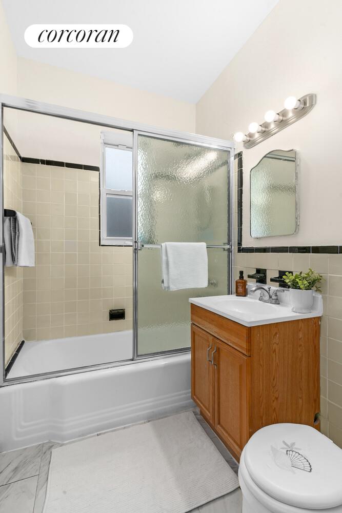 #7 photo, 915 E 17TH Street, Midwood , NY 11230