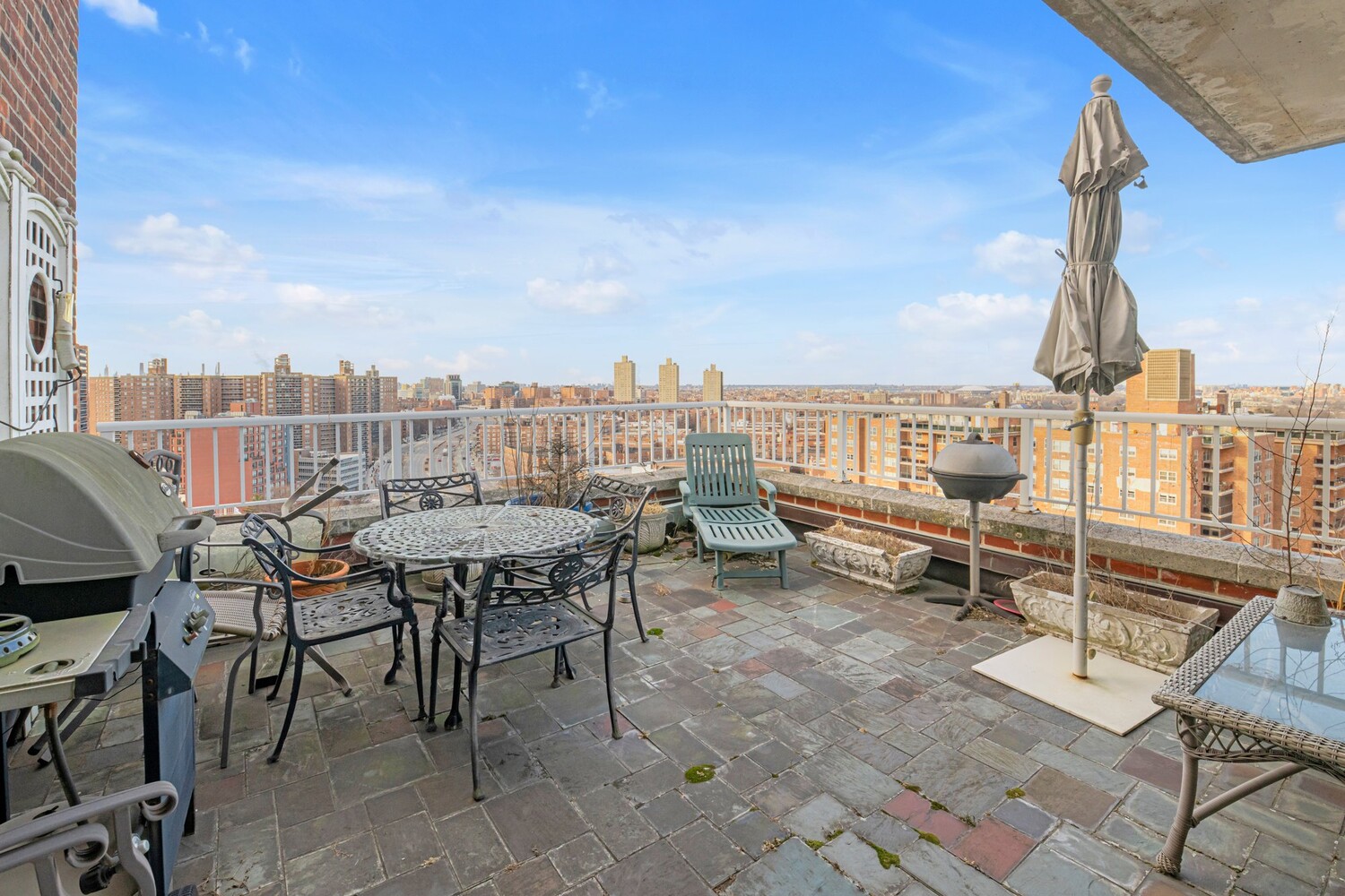 #8 photo, 107-40 QUEENS Boulevard, Forest Hills , NY 11375