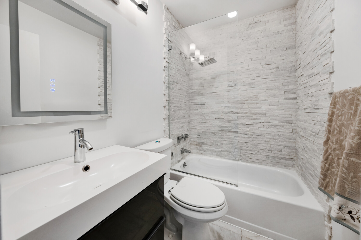 #11 photo, 211 W 71ST Street, Lincoln Square , NY 10023