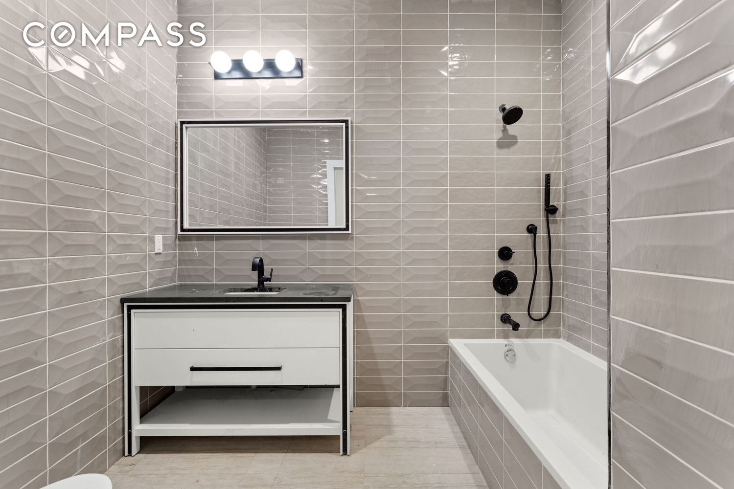 #10 photo, Brooklyn, הברונקס Greenpoint , NY 11222