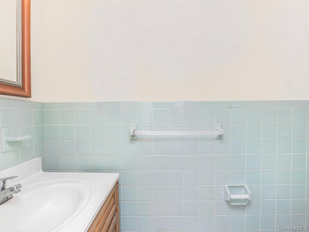 #6 photo, 716 St Ann's Avenue, Bronx , NY 10455