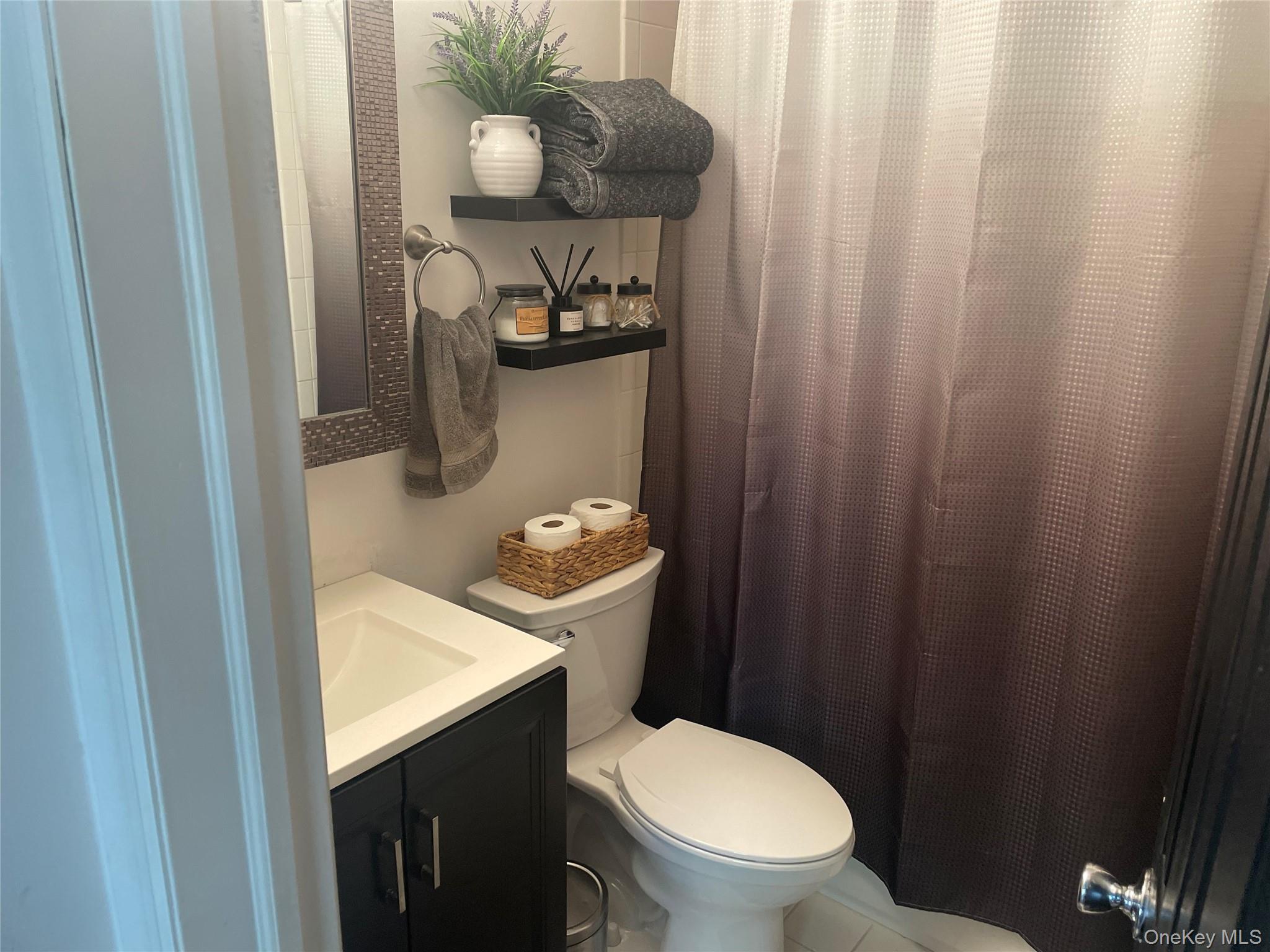 #6 photo, 40 Navajo Court, Coram , NY 11727