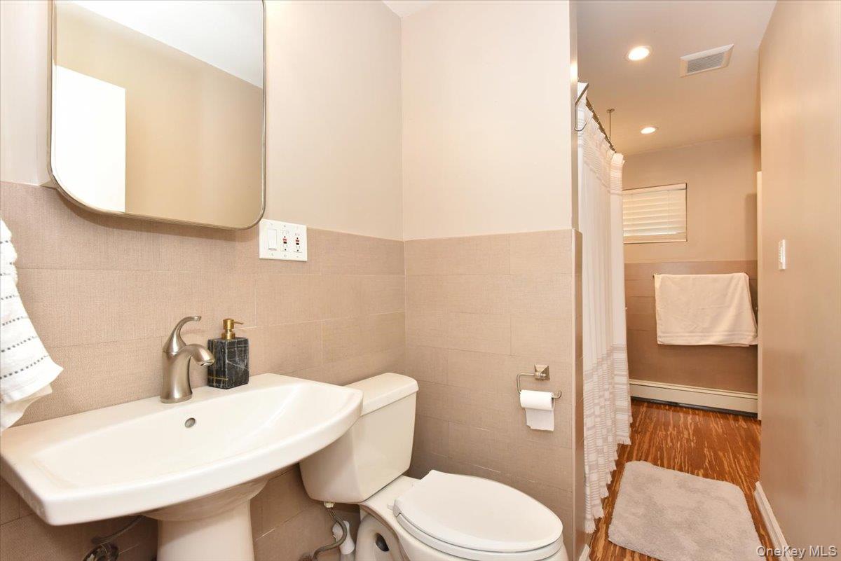 #10 photo, 18 Cumberland Street, Rockville Centre , NY 11570