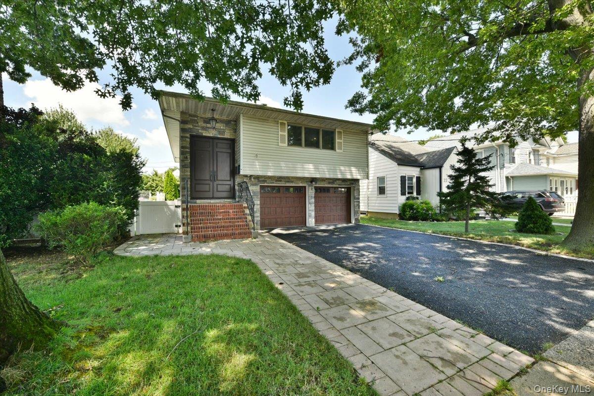 #2 photo, 18 Cumberland Street, Rockville Centre , NY 11570