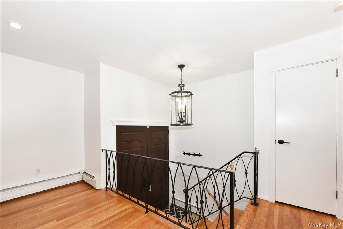 #3 photo, 18 Cumberland Street, Rockville Centre , NY 11570