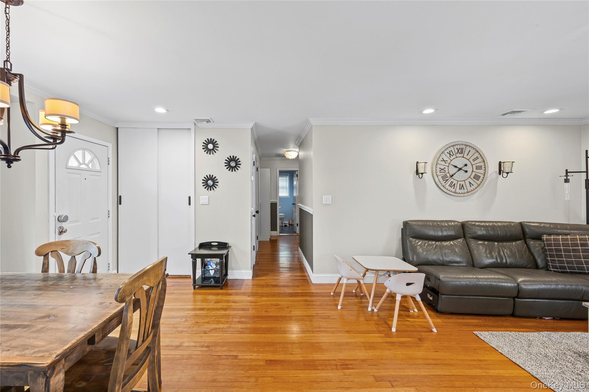 #12 photo, 527 Spruce Lane, East Meadow , NY 11554