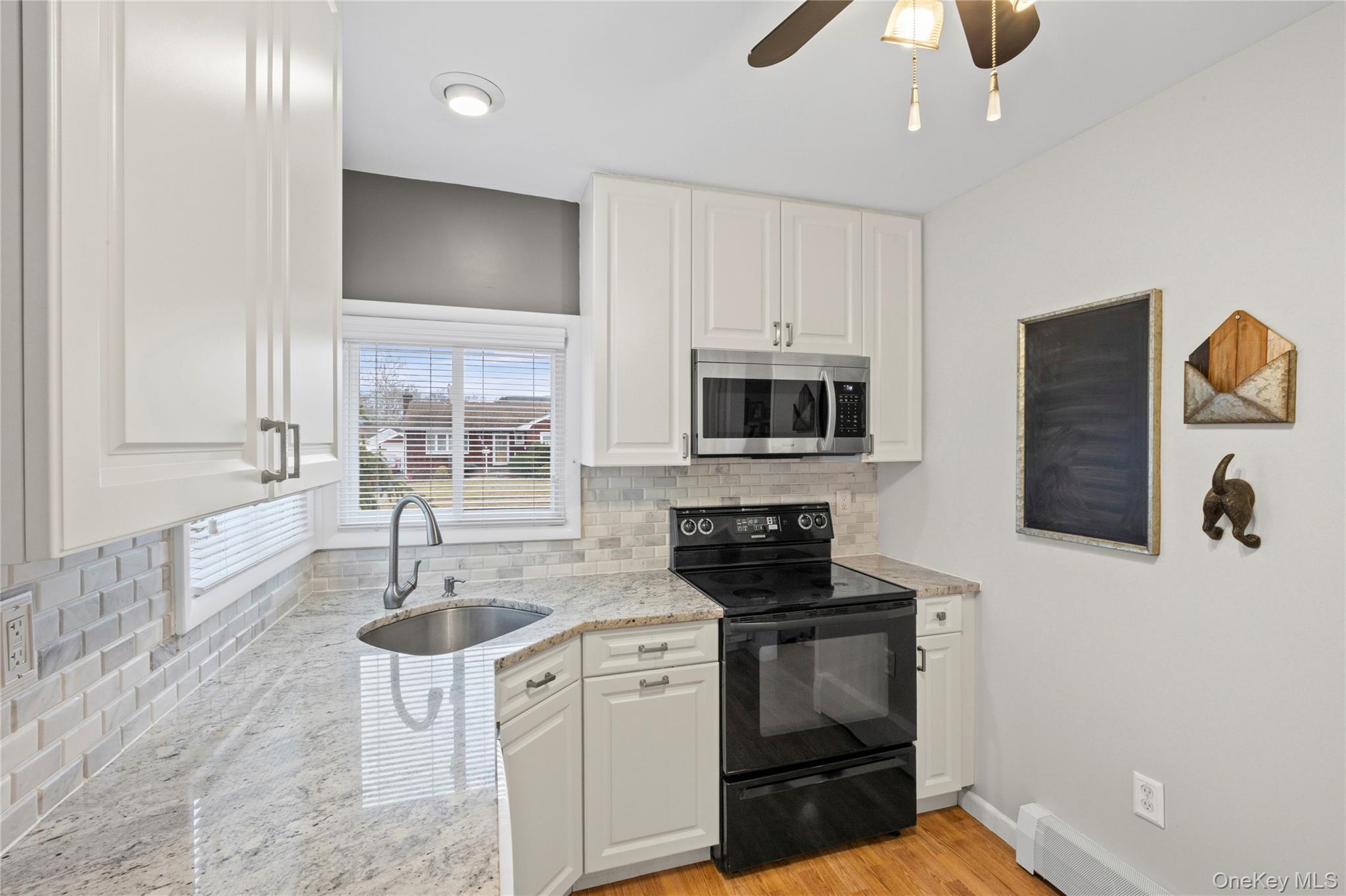 #16 photo, 527 Spruce Lane, East Meadow , NY 11554