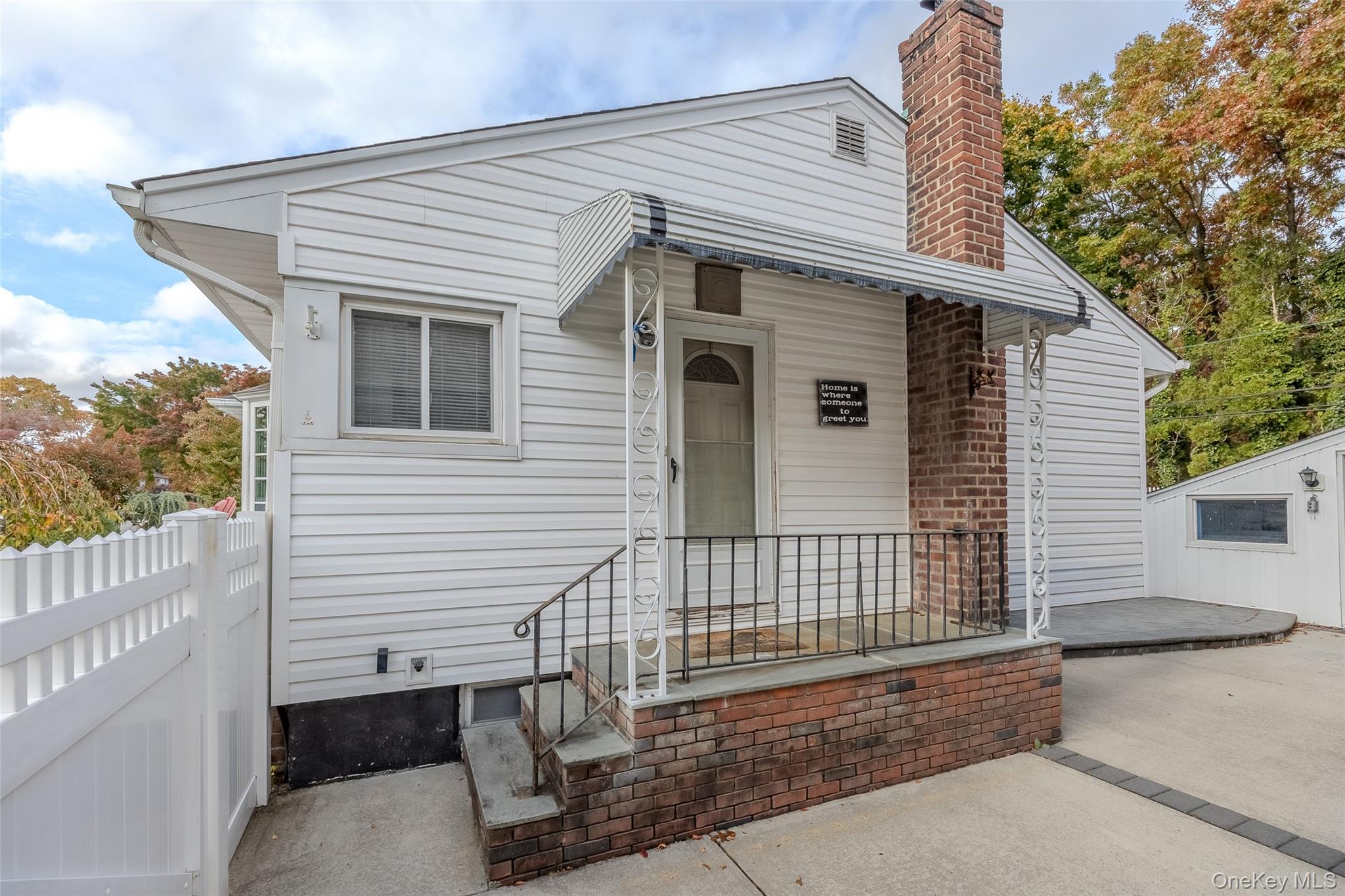 #6 photo, 527 Spruce Lane, East Meadow , NY 11554