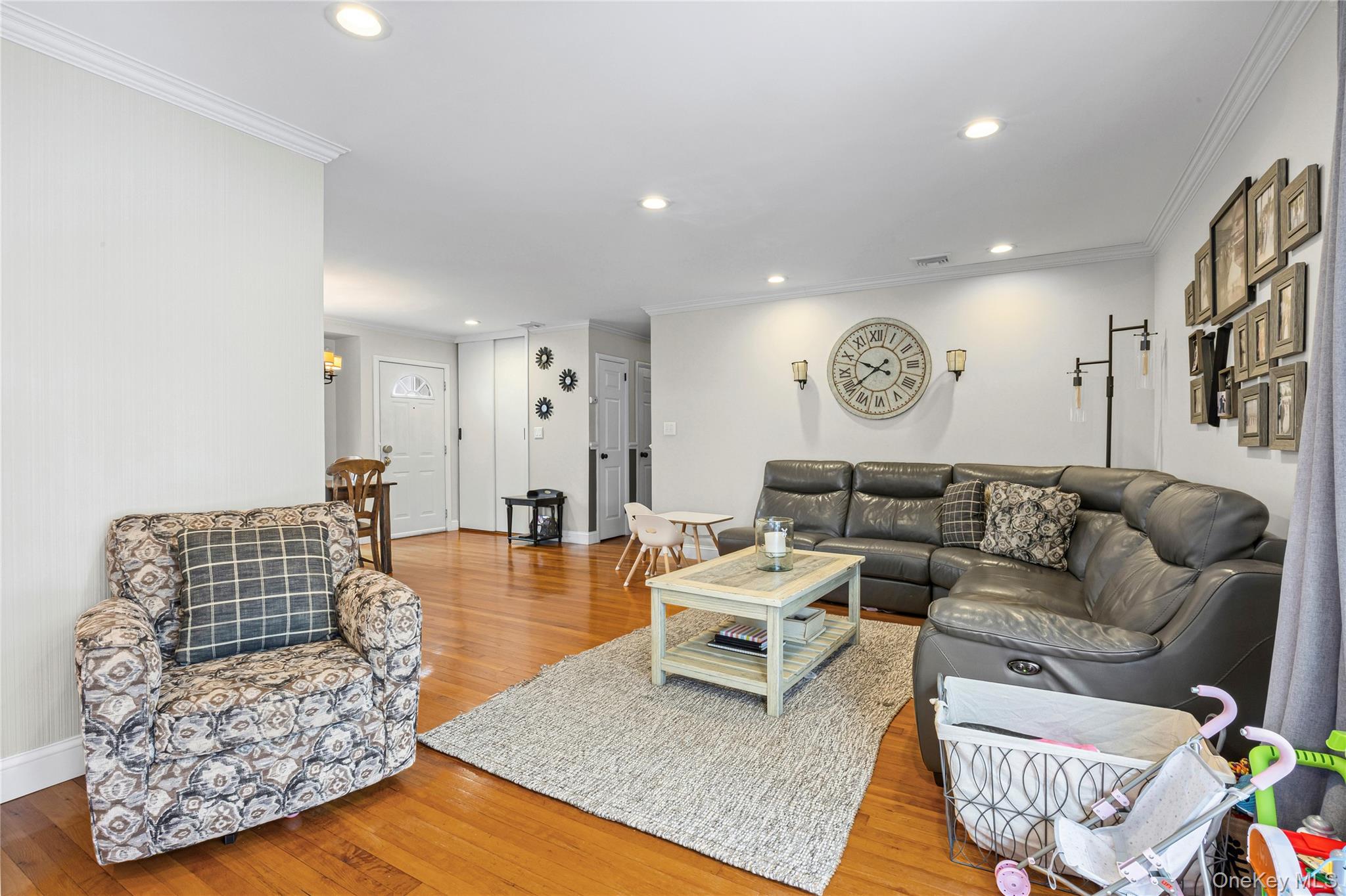 #9 photo, 527 Spruce Lane, East Meadow , NY 11554