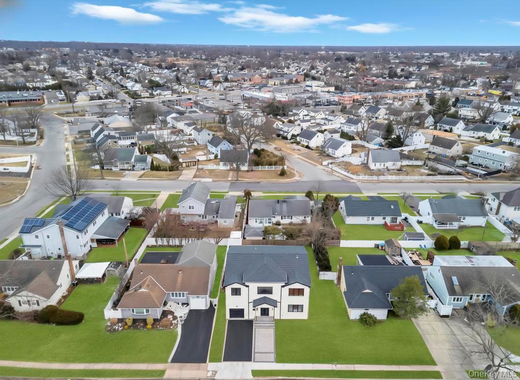 #2 photo, 472 Farmranch Road, Bethpage , NY 11714