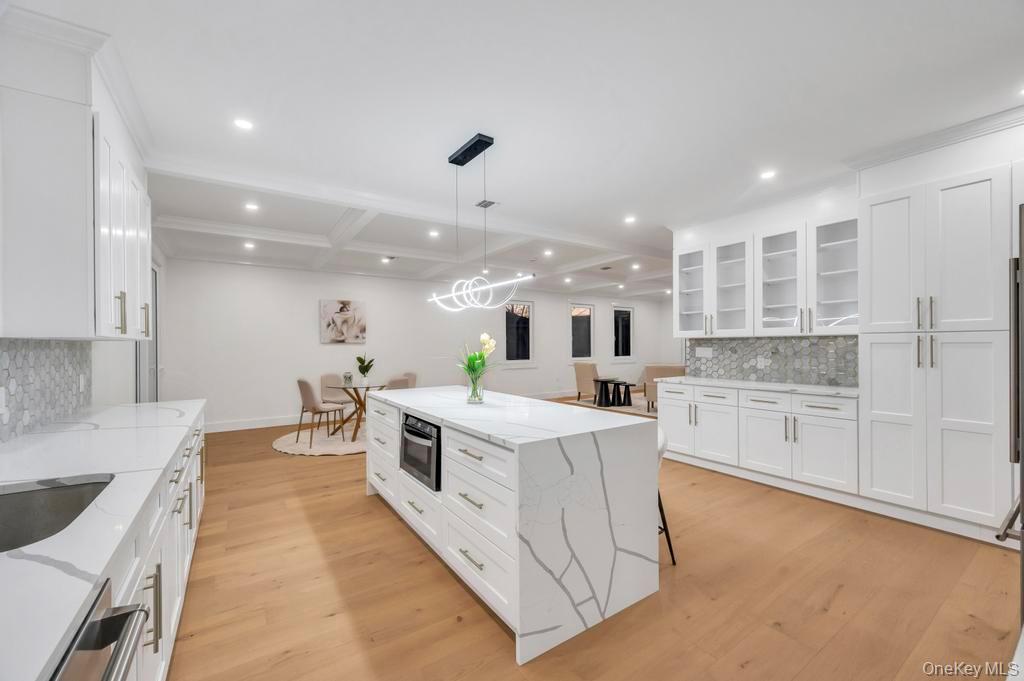 #4 photo, 472 Farmranch Road, Bethpage , NY 11714