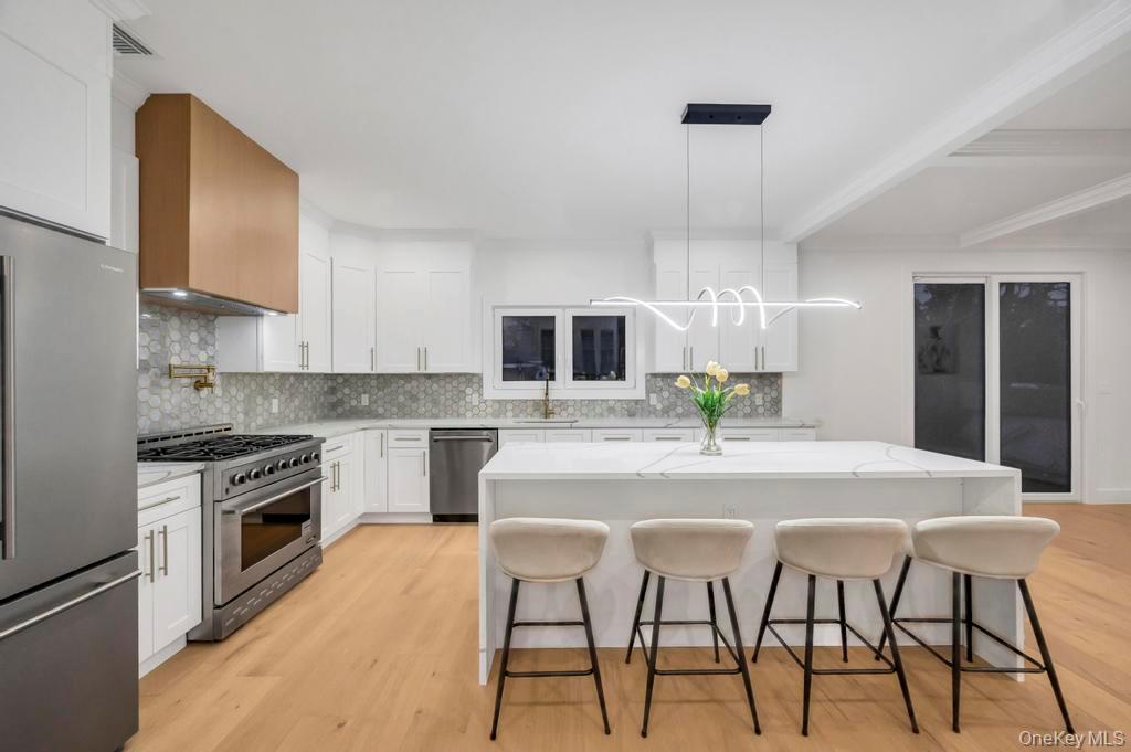 #5 photo, 472 Farmranch Road, Bethpage , NY 11714