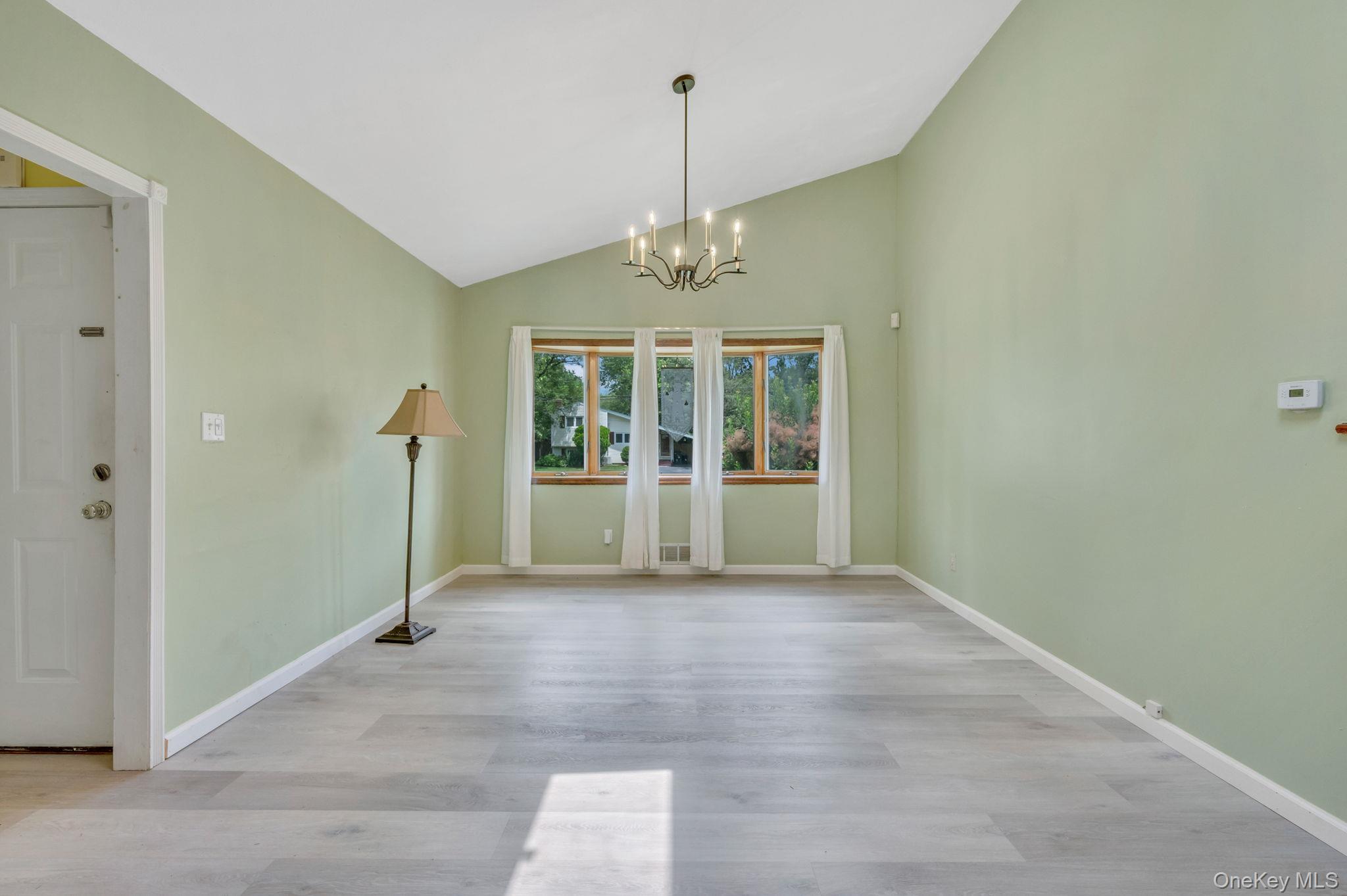 #6 photo, 10 Laurie Road, Brentwood , NY 11717