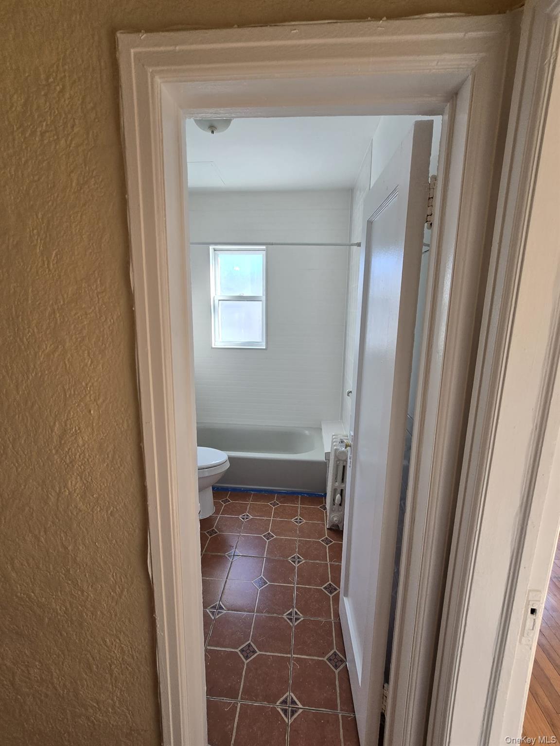 #8 photo, 9202 69th Avenue, Forest Hills , NY 11375