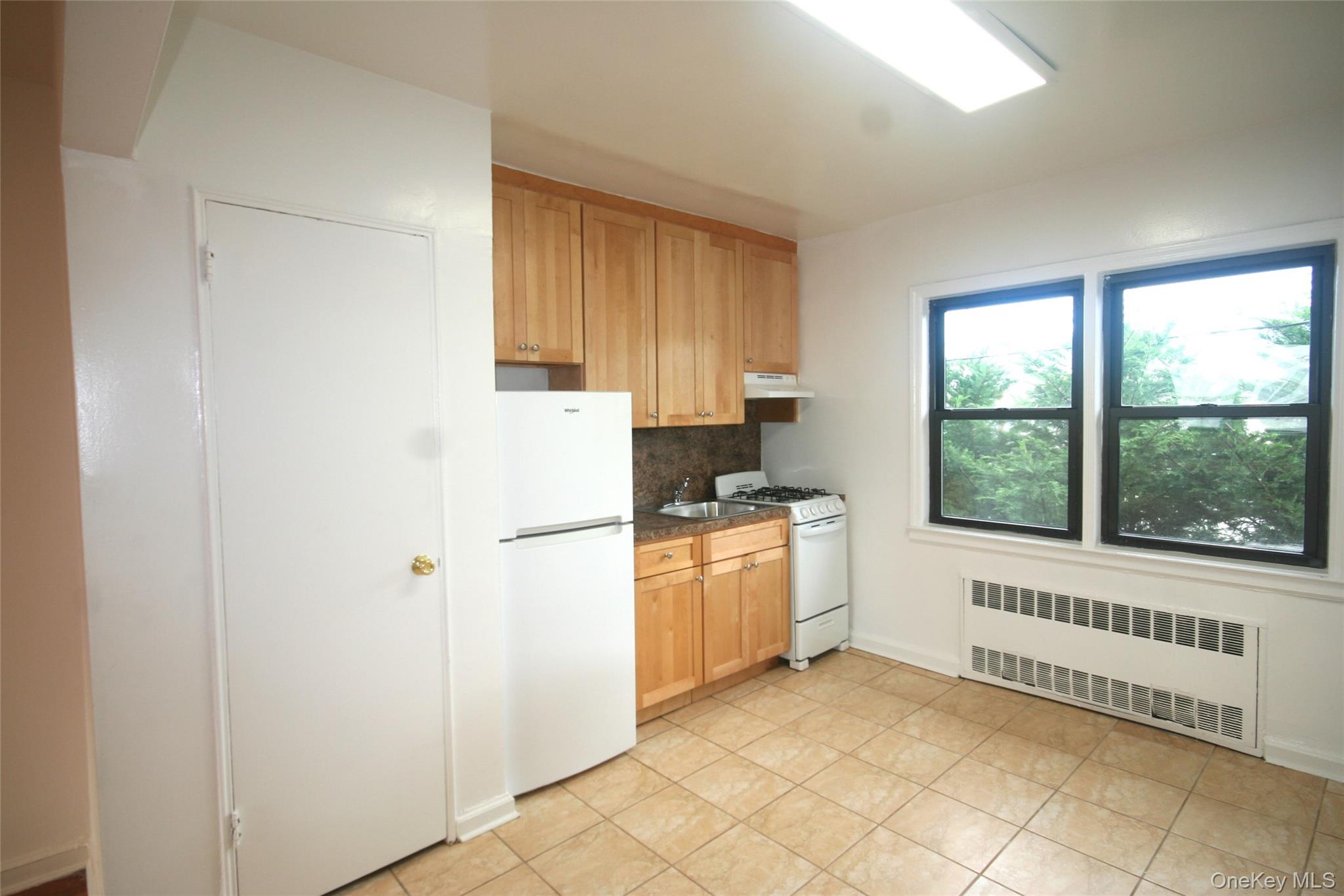 #3 photo, 417 West Broadway, Long Beach , NY 11561
