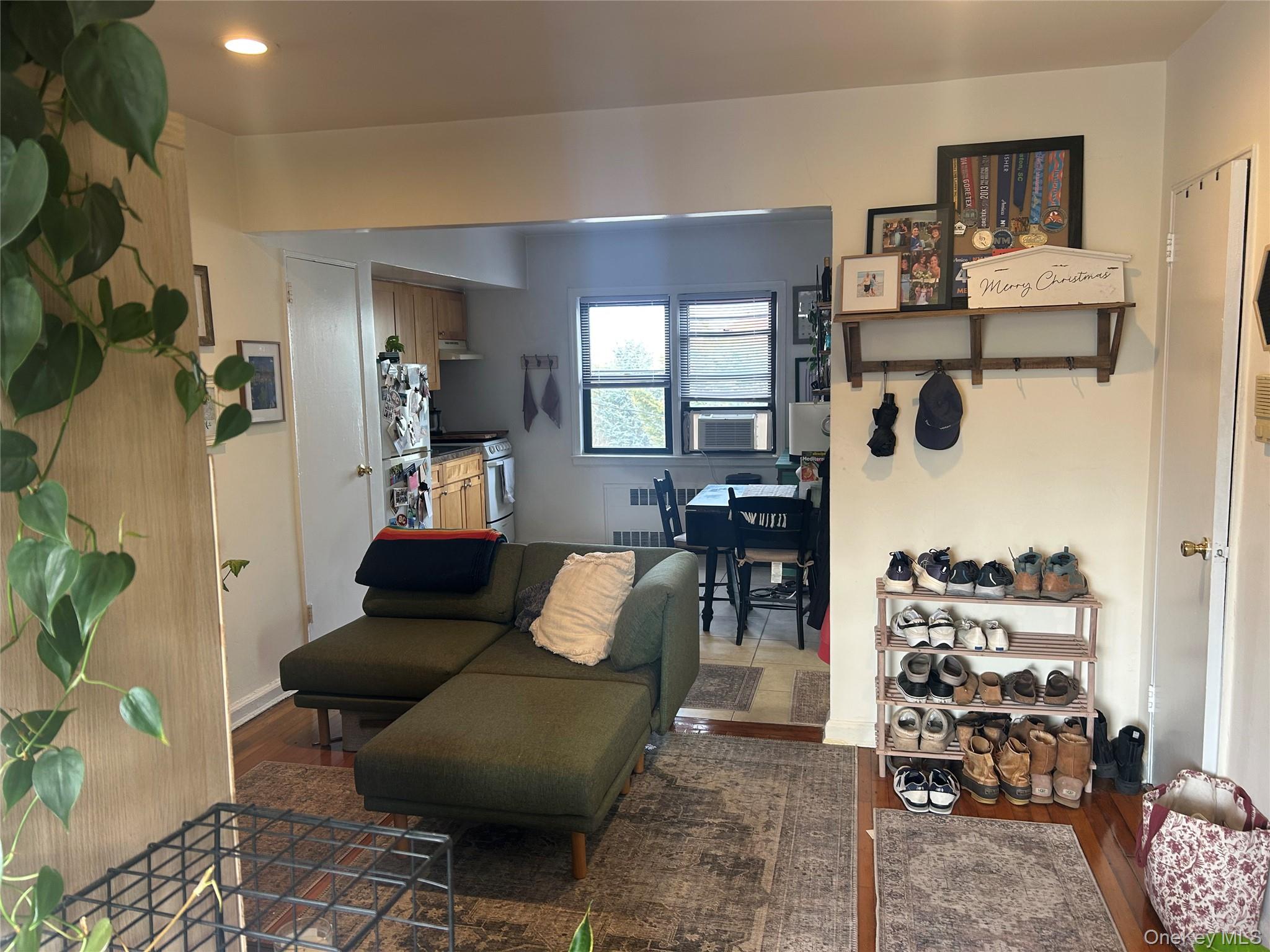 #6 photo, 417 West Broadway, Long Beach , NY 11561