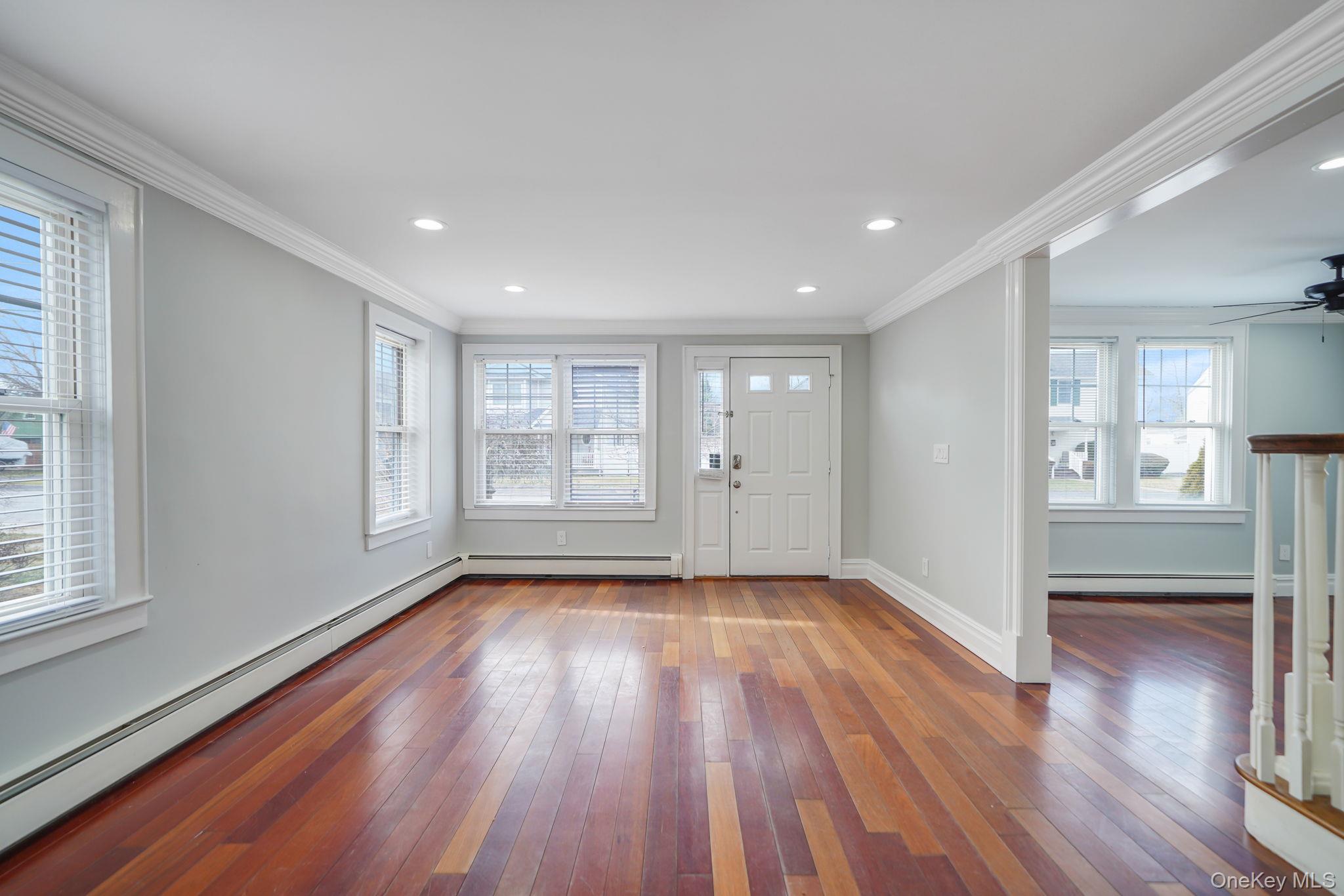 #5 photo, 191 Smith Avenue, सफ़ोक काउंटी Islip , NY 11751