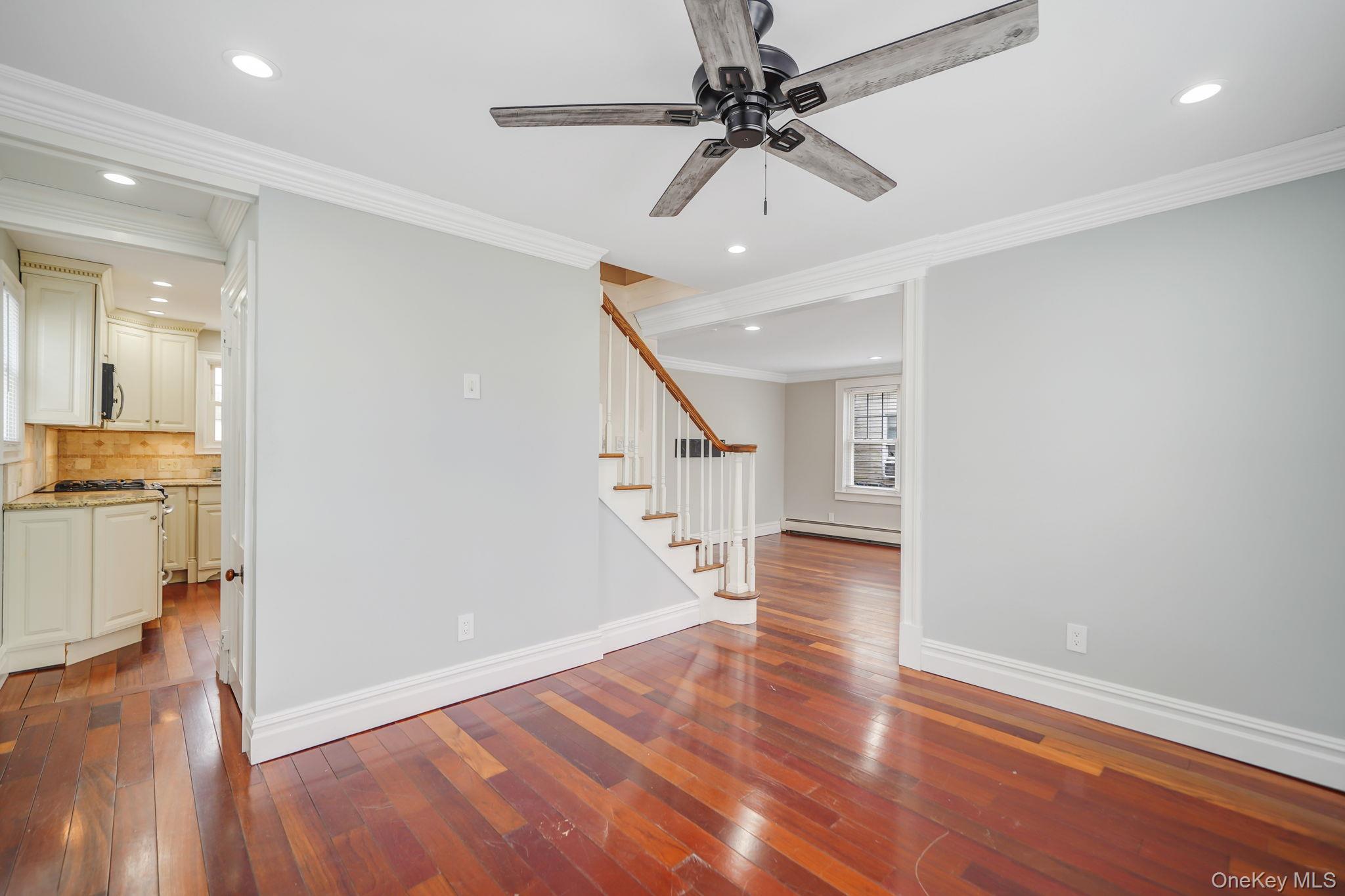 #7 photo, 191 Smith Avenue, सफ़ोक काउंटी Islip , NY 11751