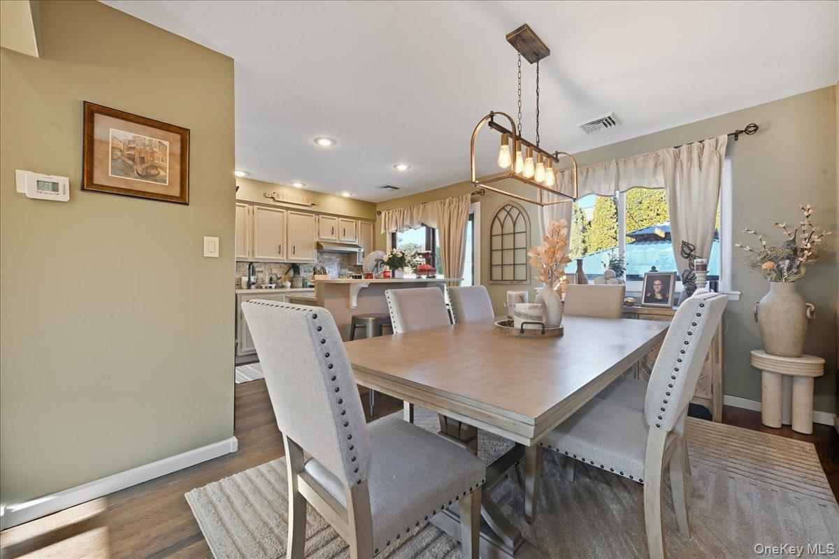 #11 photo, 1356 Blue Spruce Lane, Wantagh , NY 11793