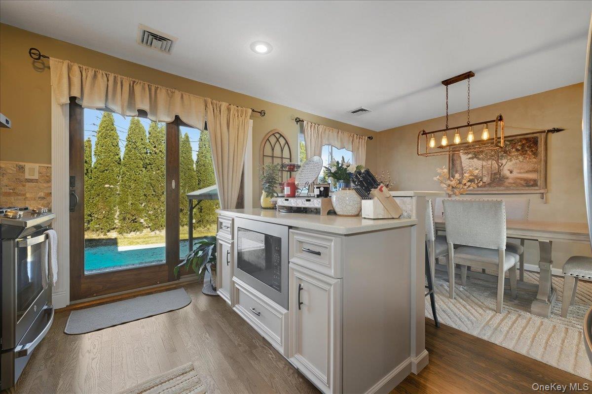 #15 photo, 1356 Blue Spruce Lane, Wantagh , NY 11793