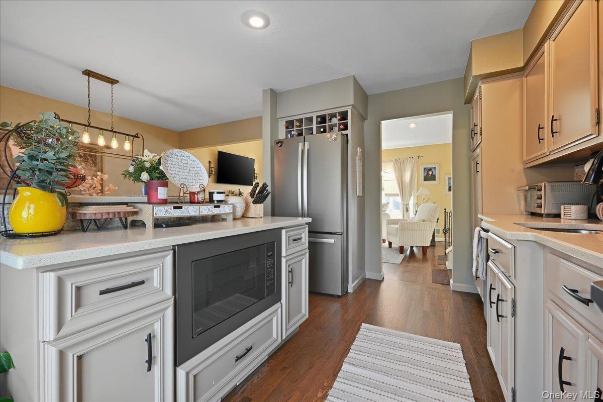 #17 photo, 1356 Blue Spruce Lane, Wantagh , NY 11793