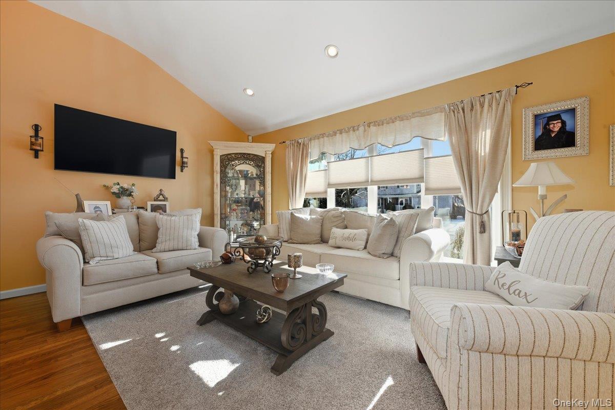 #6 photo, 1356 Blue Spruce Lane, Wantagh , NY 11793