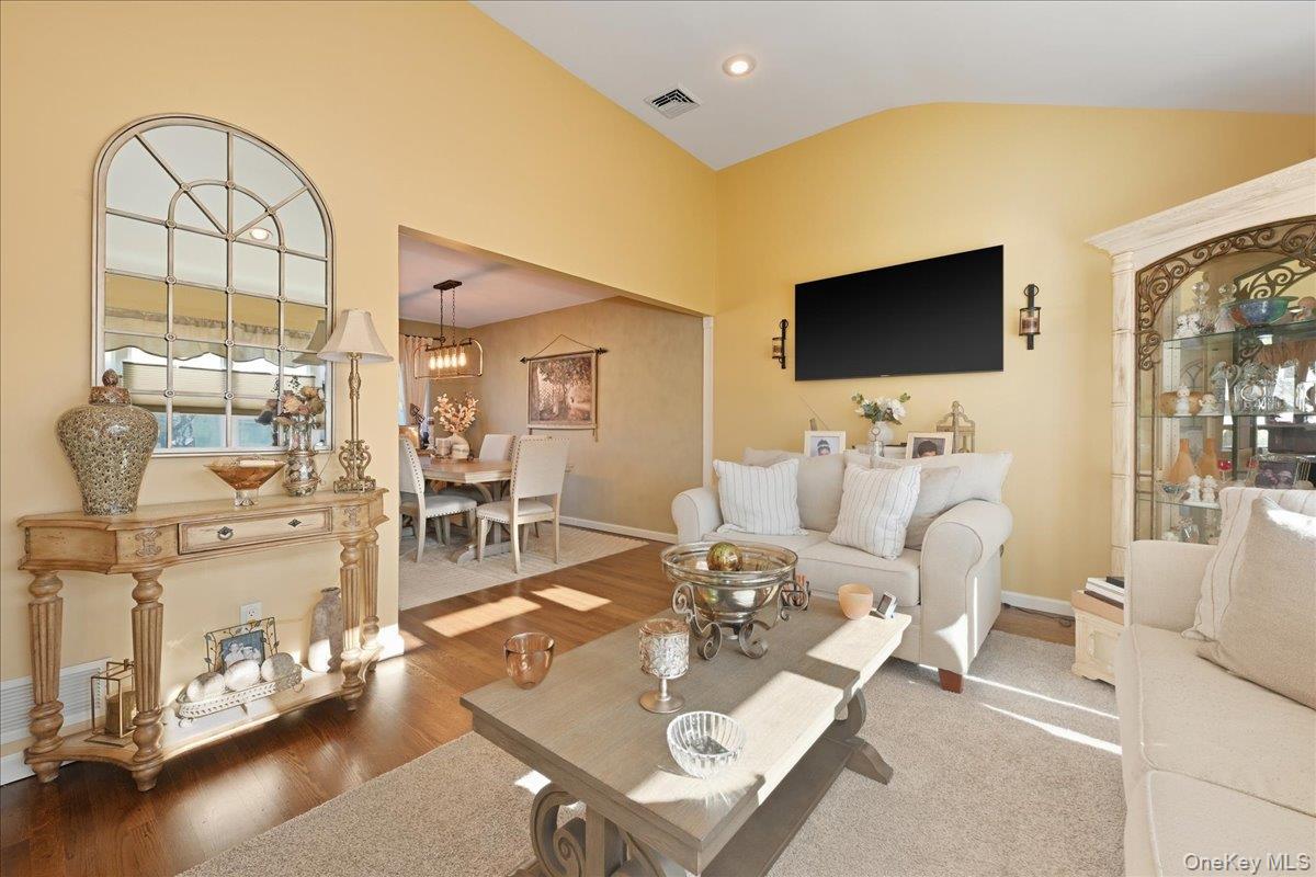 #8 photo, 1356 Blue Spruce Lane, Wantagh , NY 11793