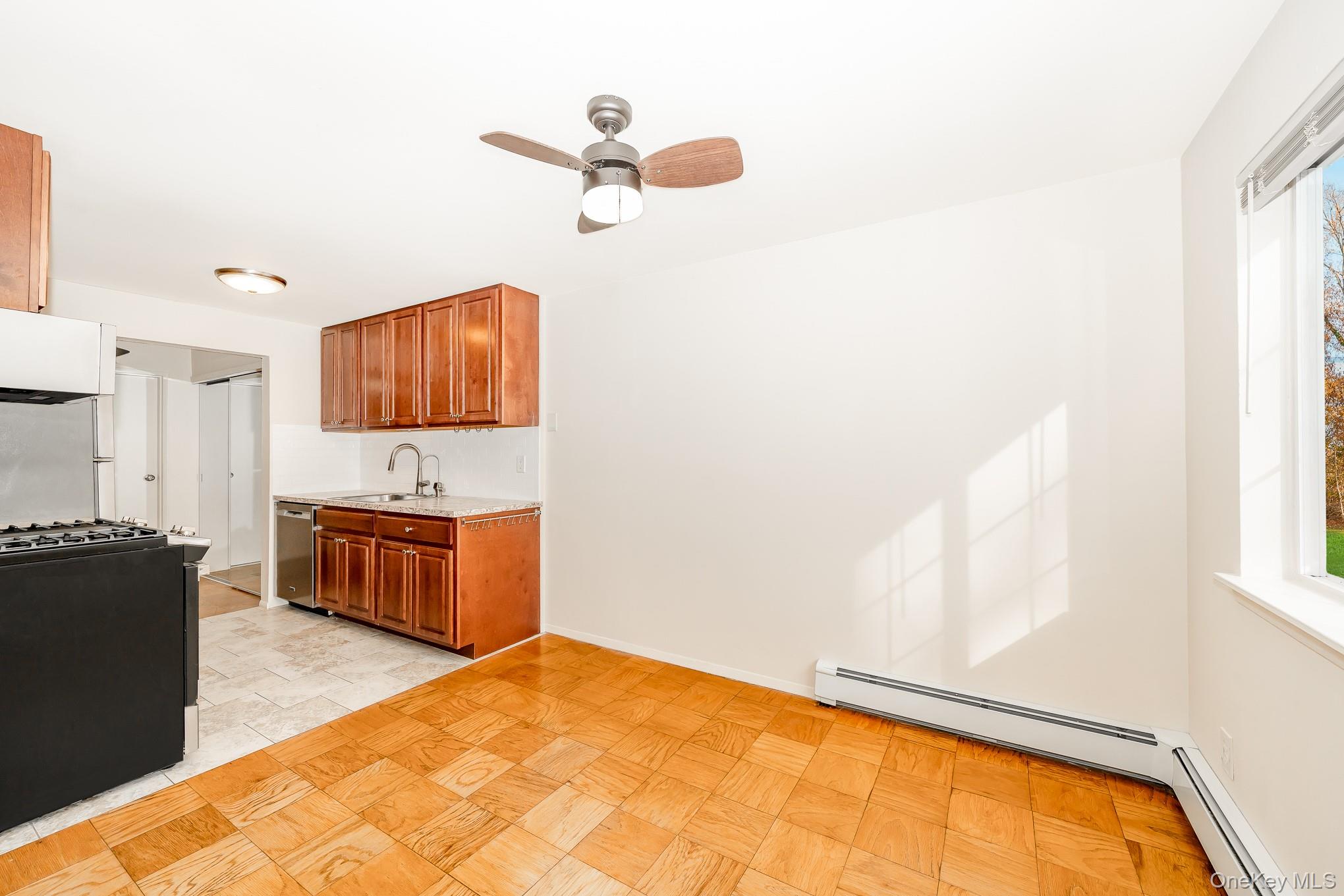 #10 photo, 1233 Melville Road, East Farmingdale , NY 11753