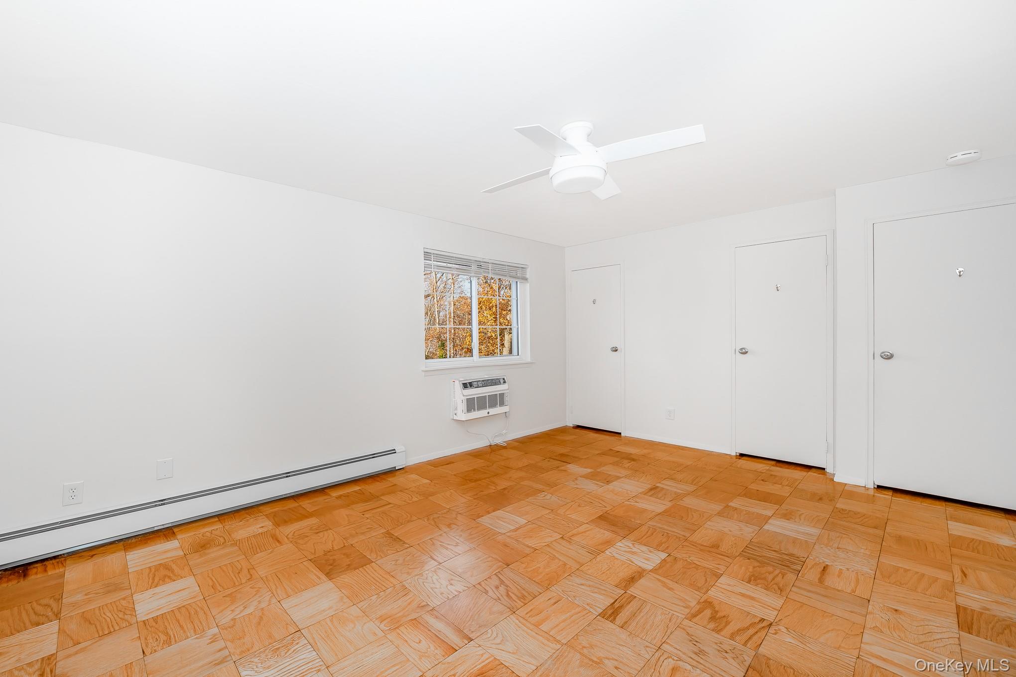 #16 photo, 1233 Melville Road, East Farmingdale , NY 11753